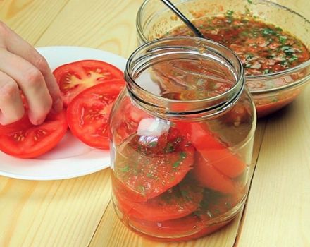 Pats skaniausias korėjietiškų pomidorų receptas žiemai, kurį laižysite pirštais