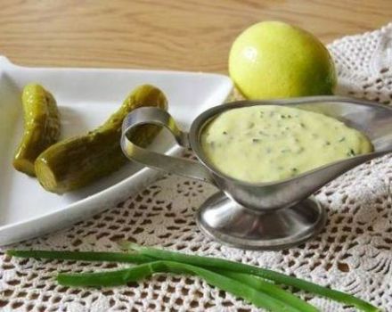 Steg för steg recept för att göra tartarsås med pickles