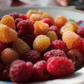 Which raspberries are healthier, yellow, red or other types, how are they different