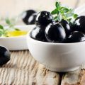 Opis a charakteristika najlepších odrôd olív, ako si vybrať v obchode