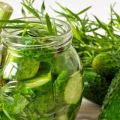 A simple recipe for pickling cucumbers with tarragon for the winter