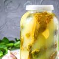 Een stapsgewijs recept voor ingelegde komkommers met mosterd voor de winter in potjes