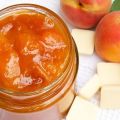 Enkla steg för steg recept för att göra aprikos sylt hemma på vintern