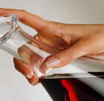 Najlepšie spôsoby, ako opraviť domáce víno, ak sa ukáže kyslé