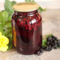A simple recipe for making blackberry compote for the winter