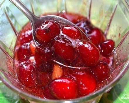 TOP 4 simple recipes for making pickled dogwood for the winter