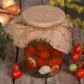 3 populiariausių receptų žiemai marinuoti pomidorai su petražolėmis