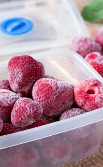 Kokius vaisius ir uogas žiemą galima užšaldyti namuose
