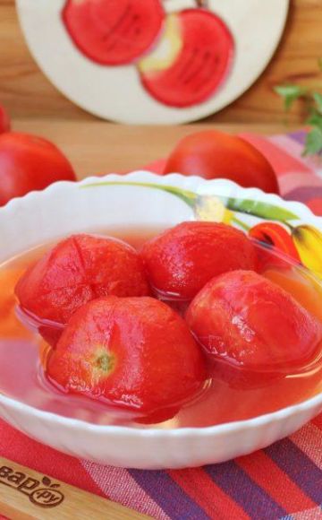 2 skanūs žiemai paruoštų konservuotų nuluptų pomidorų receptai