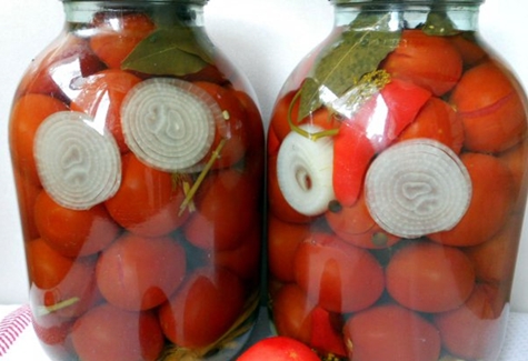 paradajky s kyselinou citrónovou v 2 litrovej nádobe