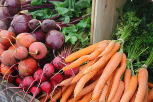 Est-il possible de planter des betteraves ou de l'aneth et des carottes dans le même jardin