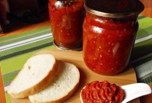 Bulharský lutenitsa recept s baklažánom a mrkvou na zimu