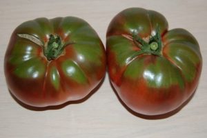 Mô tả các giống cà chua Brandywine đen, vàng, hồng và đỏ