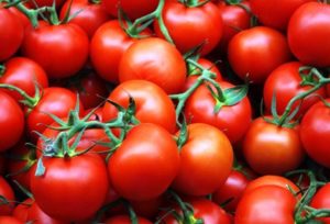 Características y descripción de la variedad de tomate Irishka, su rendimiento.