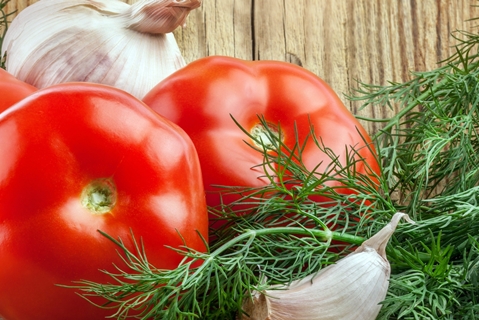 tomate eneldo y chanok