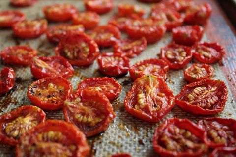 saulėje džiovintų pomidorų receptas