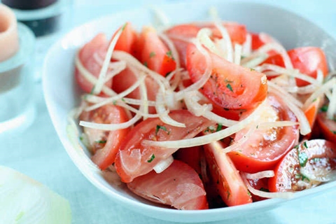 pomidorų salotos