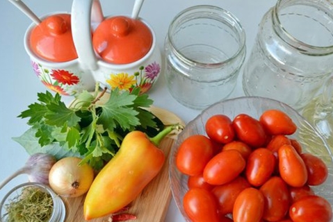 Zutaten für Tomaten lecken Sie Ihre Finger