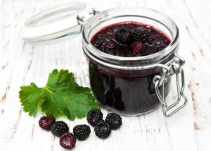 Blackberry gelé opskrifter til vinteren uden gelatine