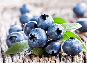 Vad kan göras av blåbär för vintern, hur man fryser och lagrar recept