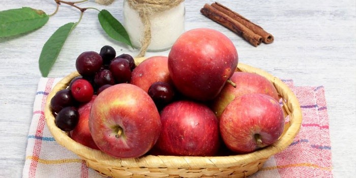 compota de cereza y manzana