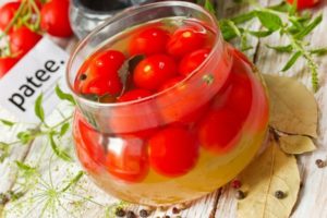 TOP 10 délicieuses recettes de tomates cerises marinées pour l'hiver, vous vous lècherez les doigts