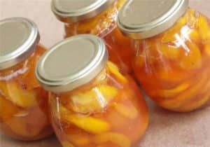 Jednoduchý recept na výrobu broskyňového džemu s citrónom na zimu