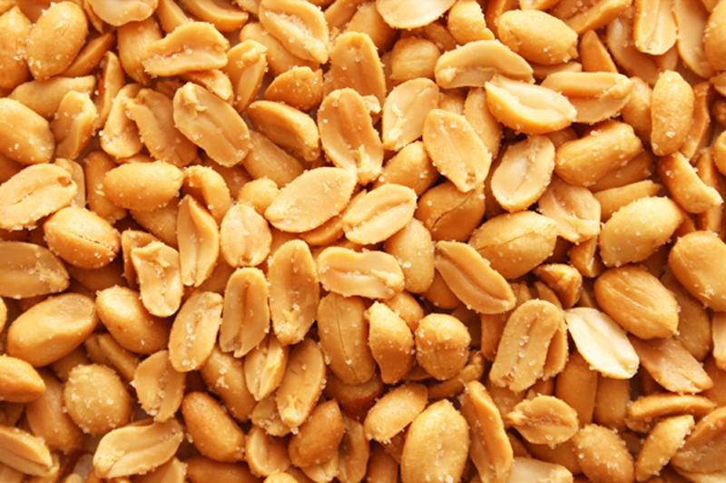 Opis odrôd a druhov arašidov, užitočné a škodlivé vlastnosti, výsadba a starostlivosť