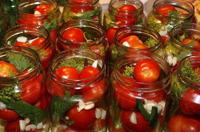 pomidorai su pipirais
