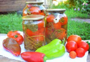 Krok za krokom recept na výrobu sortimentu paradajok, uhoriek a papriky na zimu