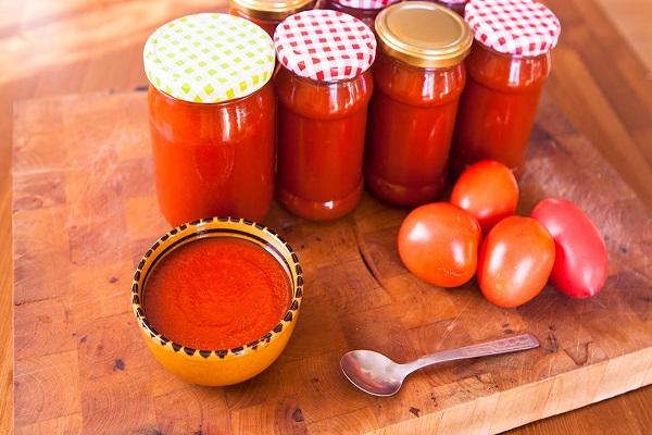 une cuillerée de tomates