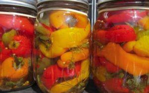 Det bästa steg-för-steg receptet för inlagda hela paprika för vintern