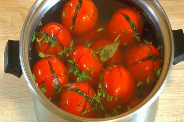 paradajky v slanom náleve