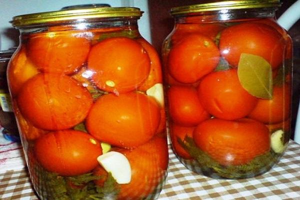 konzervované paradajky