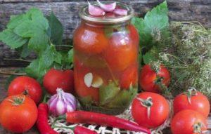 TOP 4 skaniausių konservuotų pomidorų su čili kečupu žiemai receptų