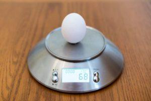 Kiek gramų sveria vienas vištienos kiaušinis ir iššifruojami žymėjimai
