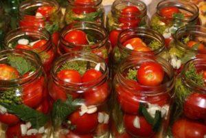 Warum Tomaten beim Salzen platzen und wie man das Problem löst