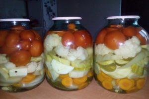 La mejor receta para enrollar de un plato de verduras: pepinos, tomates y calabacines para el invierno.