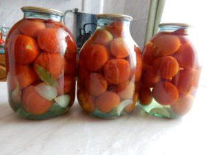 Reasons why pickle in jars of tomatoes becomes cloudy and what to do