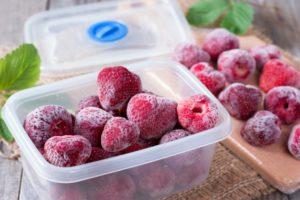 ¿Qué frutas y bayas se pueden congelar en casa para el invierno?