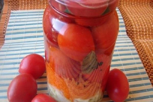 tomates en un frasco
