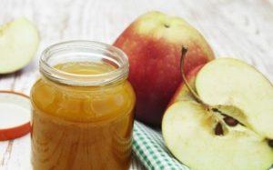 Stapsgewijs recept om appels voor de winter met suiker geraspt te maken