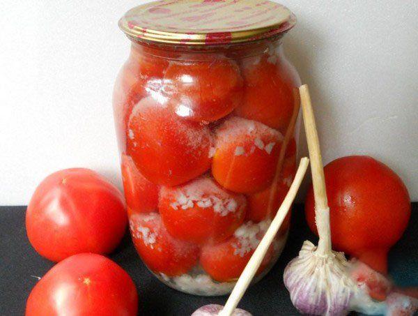 tomatoes stuffed with garlic