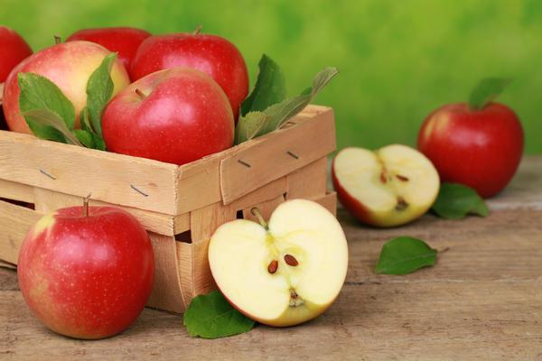 manzanas en una canasta