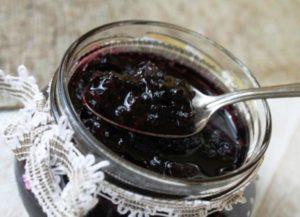 6 populiariausių paprastųjų juodųjų serbentų uogienių žiemai receptai