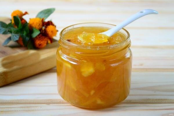 Mandarinkový džem so škoricou, zázvorom a klinčekom