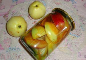 8 geriausi receptai, kaip žiemą gaminti obuolius sirupe