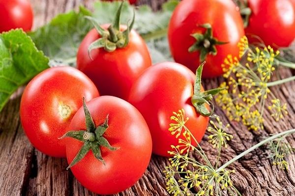 skintų pomidorų