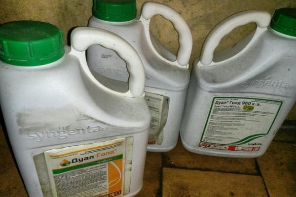 herbicidas buteliuose