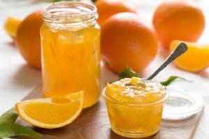 Recept för att göra aprikos sylt med apelsiner för vintern